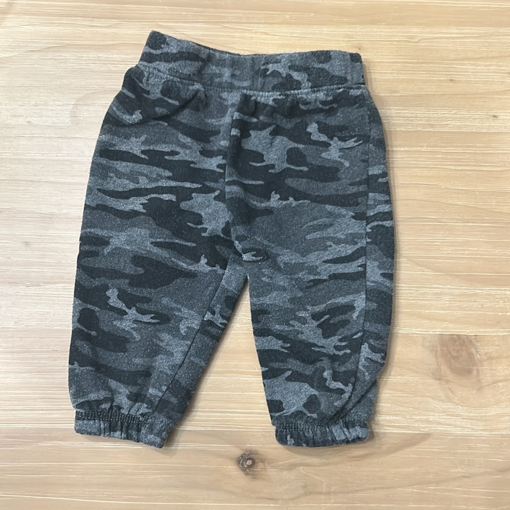 0-3 month camo outfit - Picture 4 of 4
